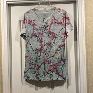 Blue 84 Pink and gray Floral V-Neck Tee M like new
